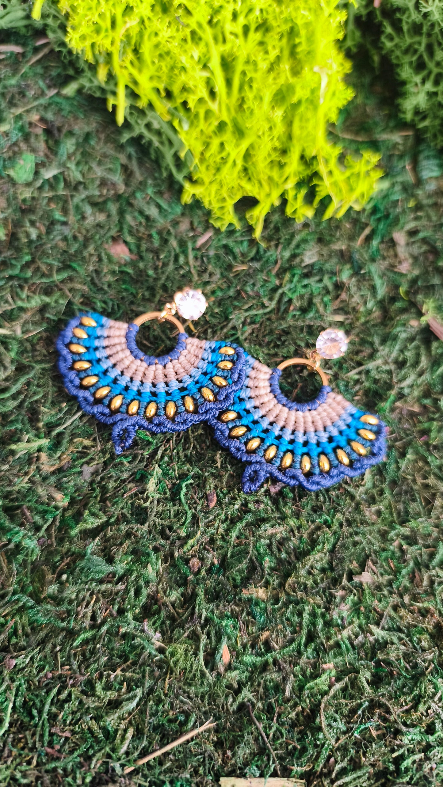 Makramee-Ohrringe „Ocean Boho“ in Blau & Gold