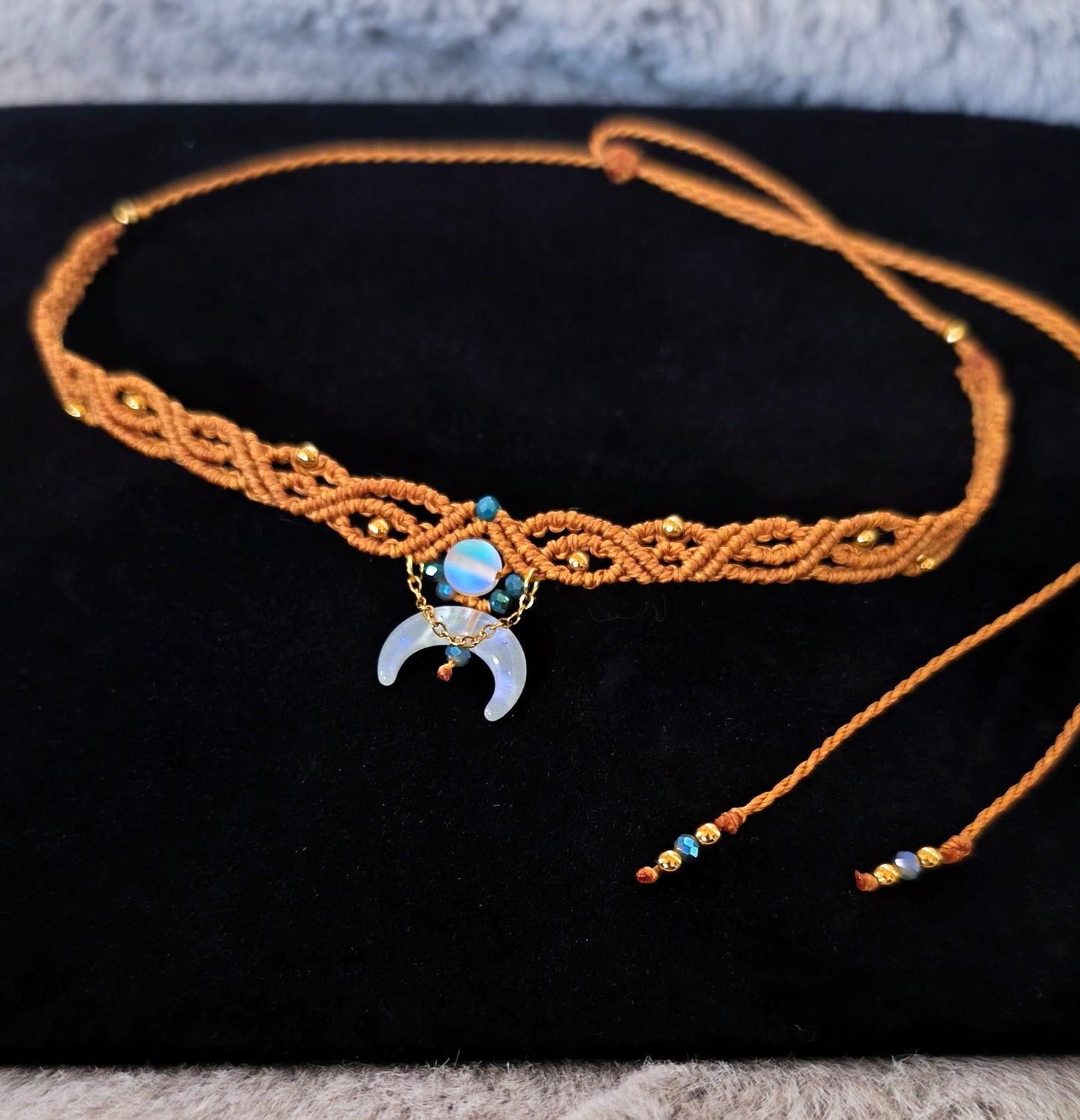 Makramee-Choker „ Autumn Moon"