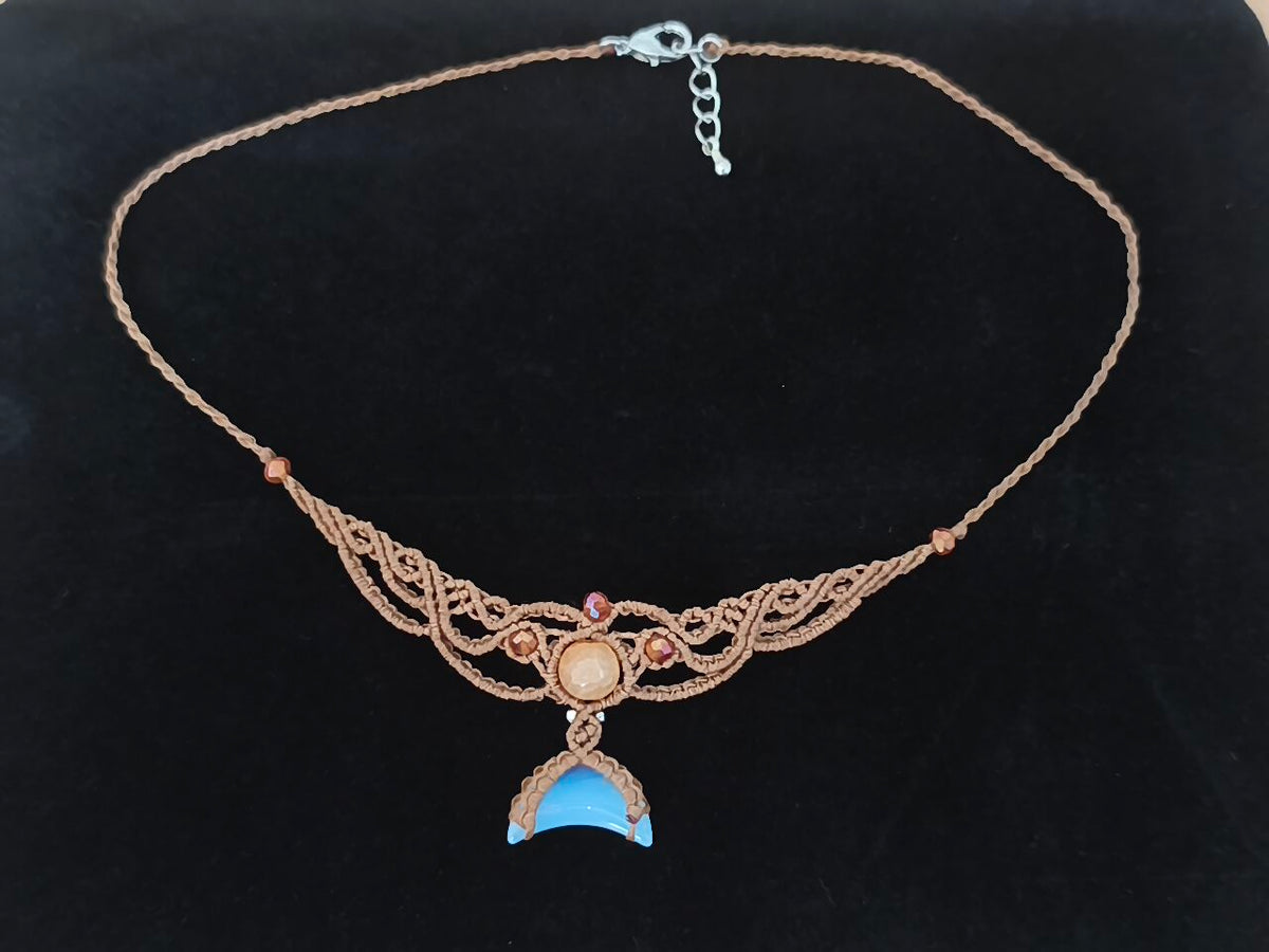 Makramee-Choker „Mondbogen“