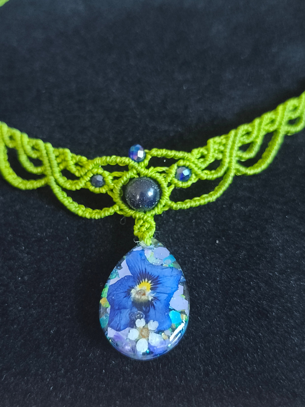 Makramee-Choker „Blaue Blütennacht“