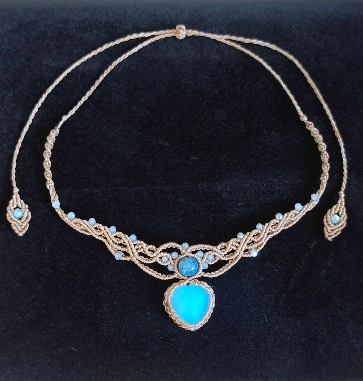 Makramee-Choker mit schimmerndes Herz