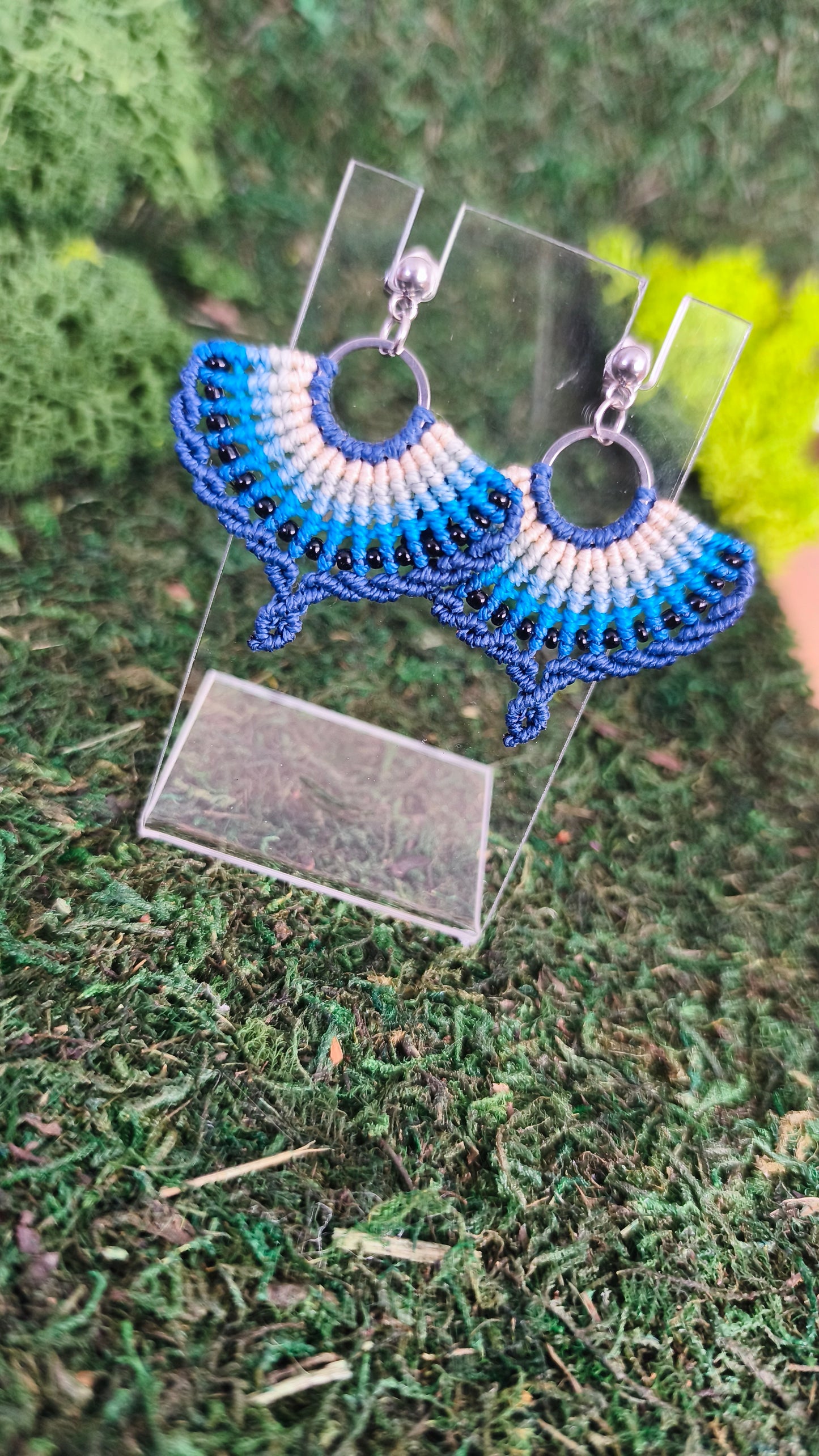 Makramee-Ohrringe „Ocean Vibes“ in Blau & Beige