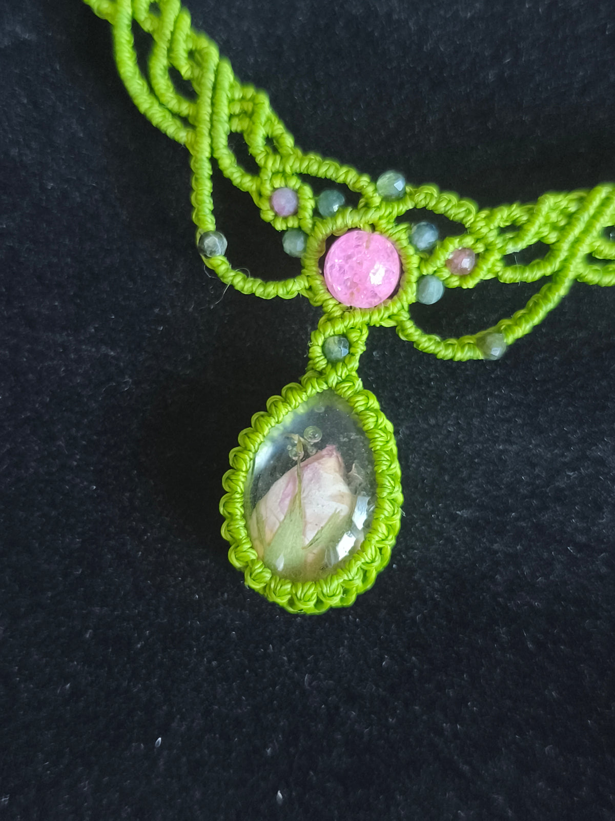 Makramee-Choker „Ein Stück Rosengarten“