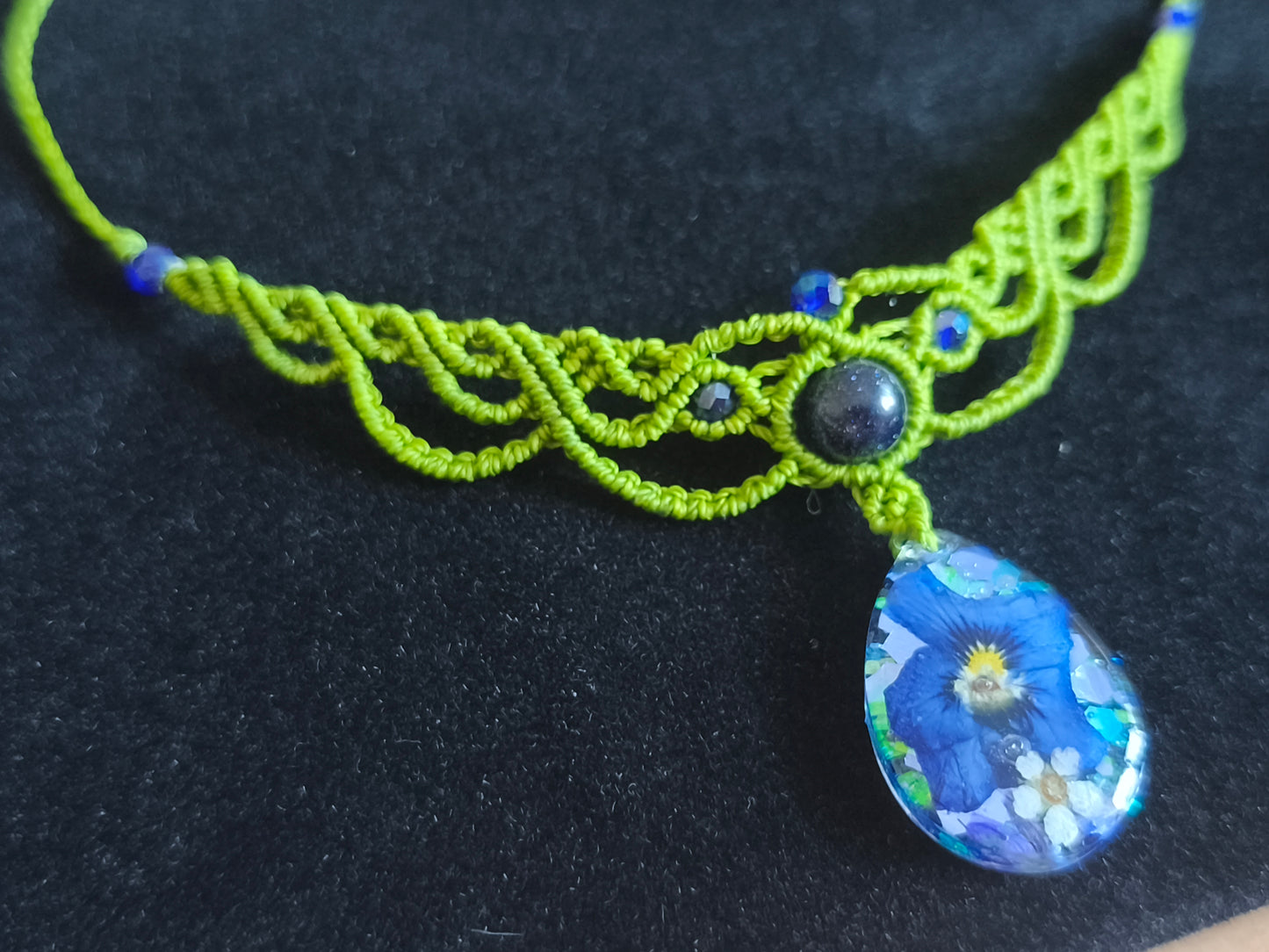 Makramee-Choker „Blaue Blütennacht“