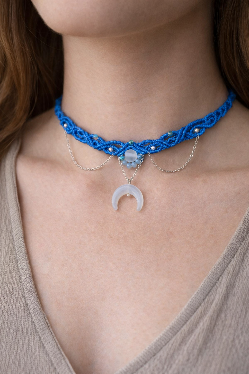 Makramee-Choker „Lunar Blue - Mond Choker in Blau mit Halbmond und Edelstahl